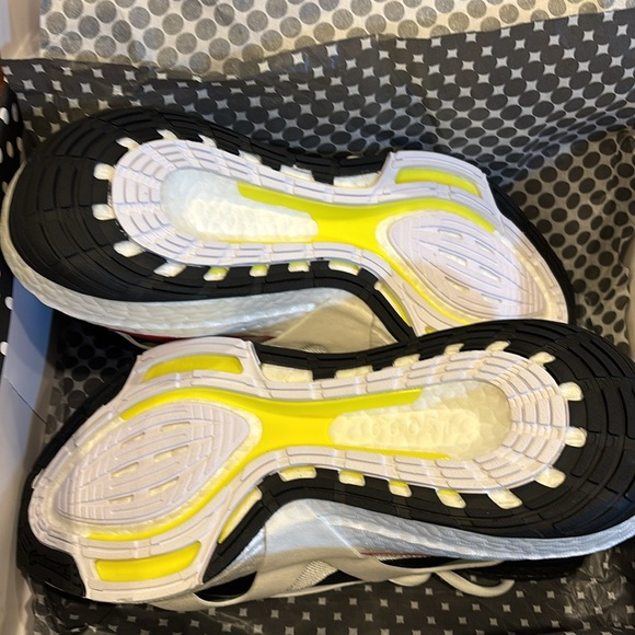 NWB aSMC UltraBoost 21 Sz 9 - Picture 2 of 6